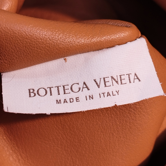 Pre-Loved Bottega Veneta The Pouch Clutch - Picture 6 of 10